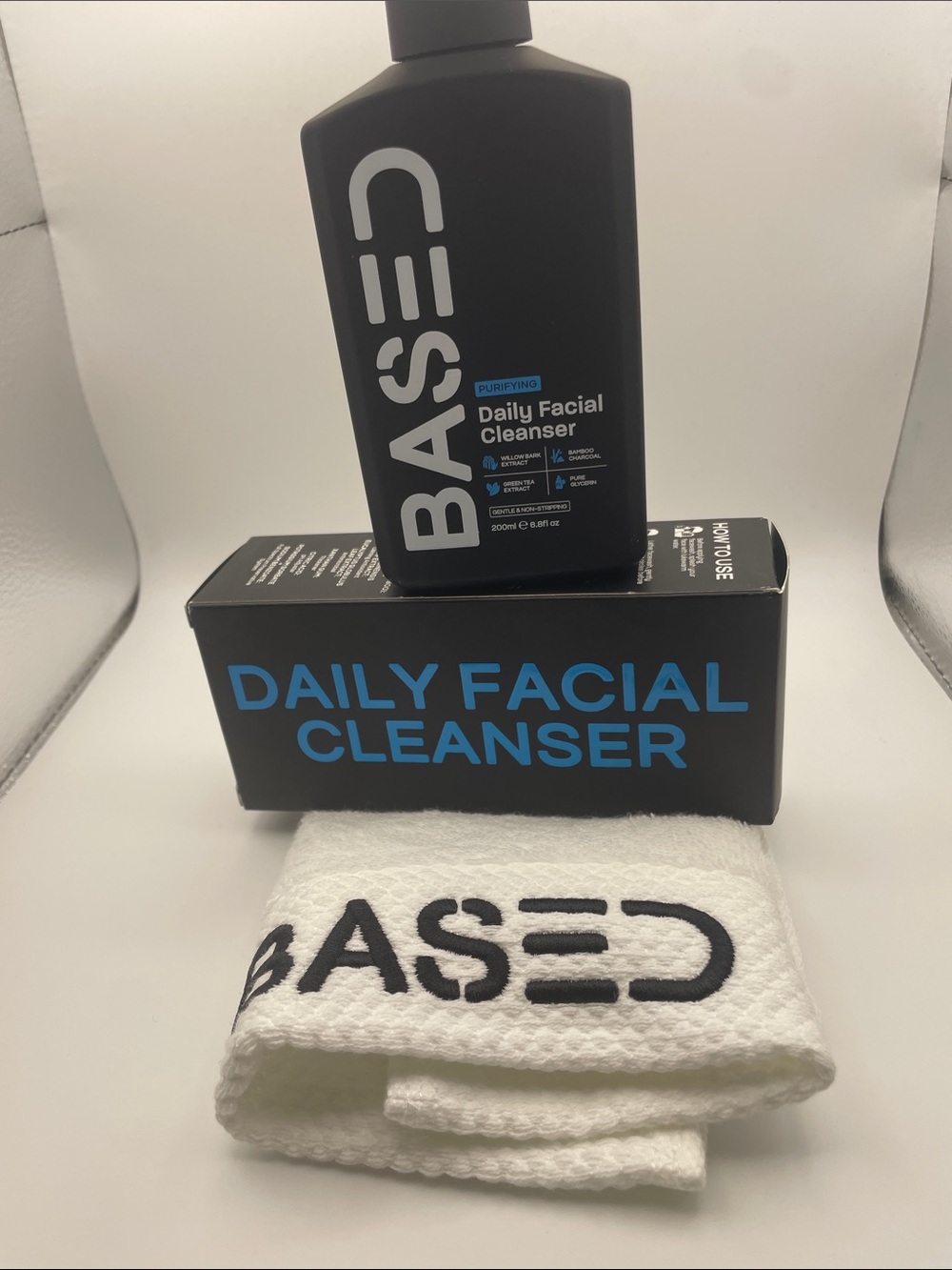 Daily Facial Cleanser and Face towel bundle— Purifying Black Cleanser (200ml)